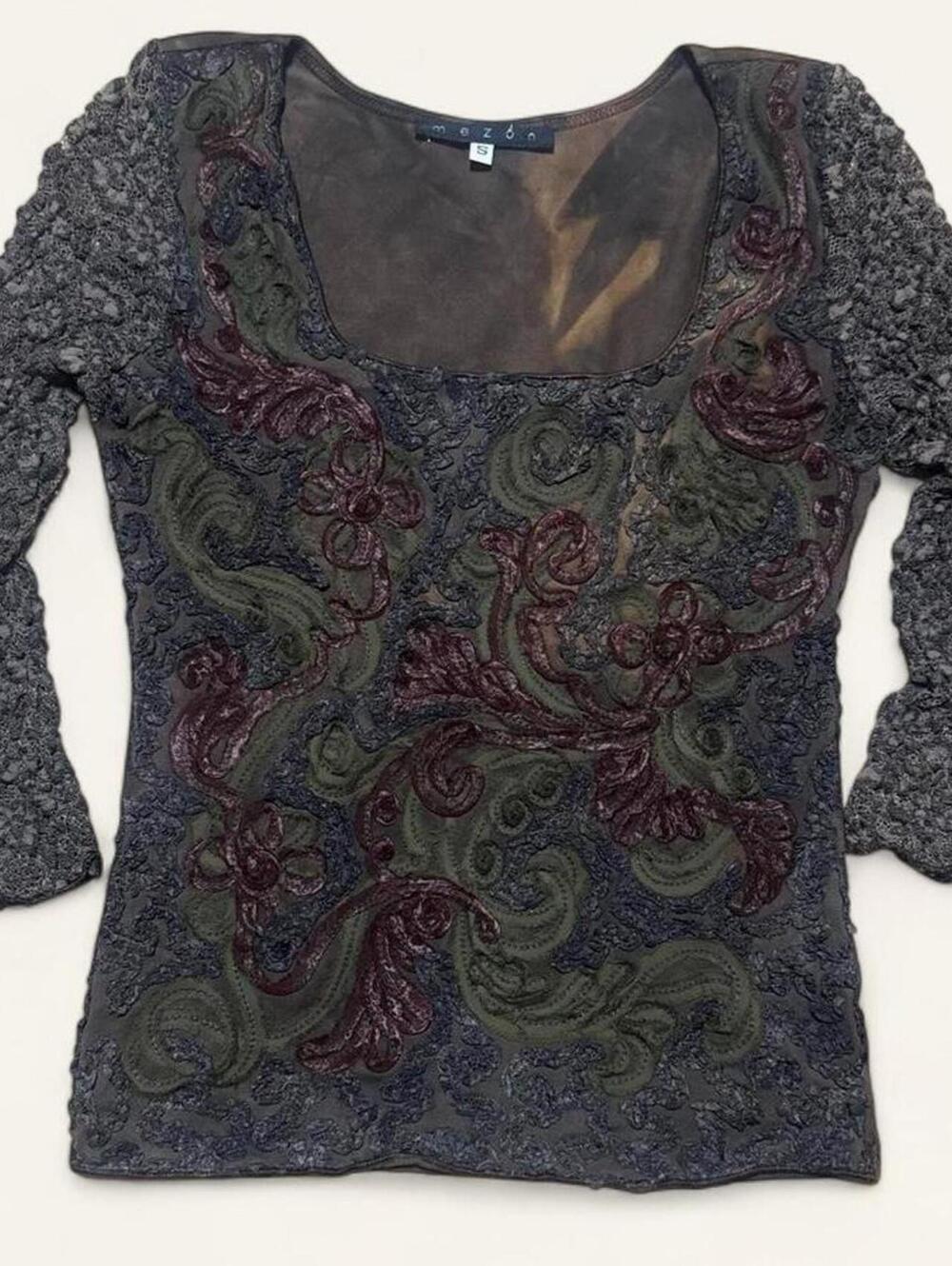 Mezon Embroidered Top